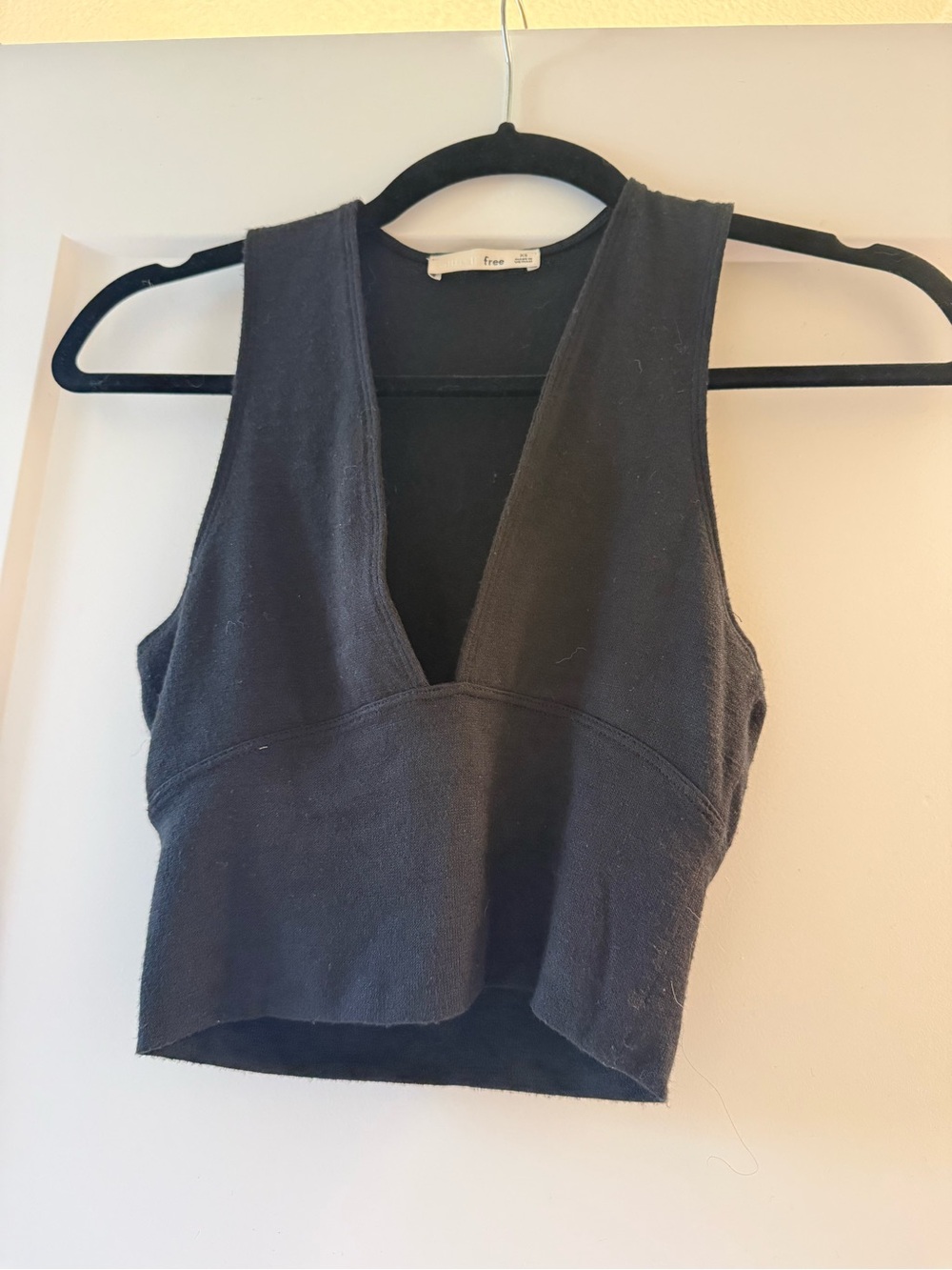 Wilfred Black Deep V Cropped Tank